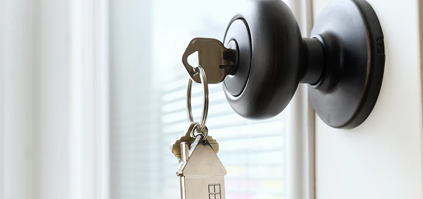 Bifold Door Knob Replacement in Port Hueneme, California